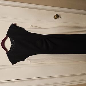 Black Sheath Dress with Crew Neck for Cocktail